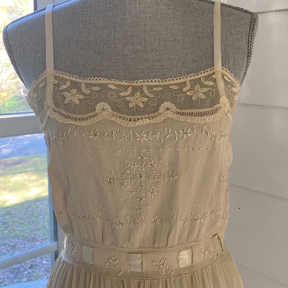 Elegant Cream Lace Trim Nightgown